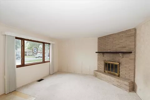 142 W Wayne Pl, Wheeling, IL 60090 photo 10