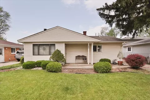 142 W Wayne Pl, Wheeling, IL 60090
