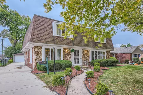 4813 W 97th Pl, Oak Lawn, IL 60453