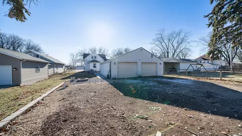 Exterior - 404 E Mason St, Polo, IL 61064 photo 8 of 12