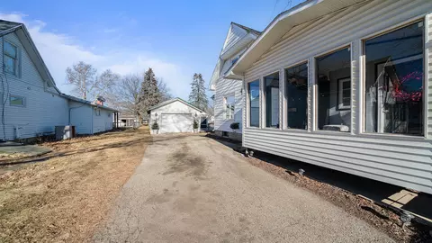 Exterior - 404 E Mason St, Polo, IL 61064 photo 11 of 12