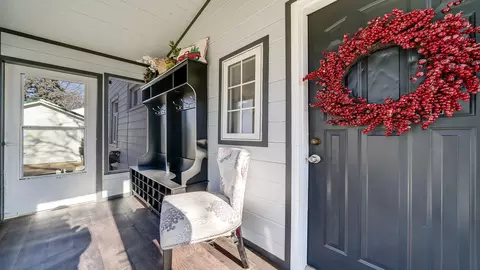 Exterior - 404 E Mason St, Polo, IL 61064 photo 2 of 12