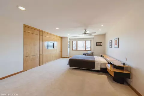 Bedroom - 8401 Glenerye Rd, Darien, IL 60561 photo 1 of 4