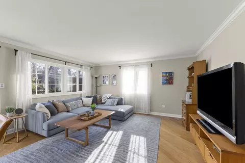 Living - 1115 Cherry St, Wheaton, IL 60187 photo 3 of 4