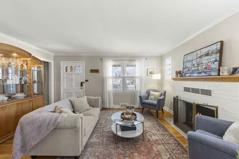 Living - 1115 Cherry St, Wheaton, IL 60187 photo 2 of 4