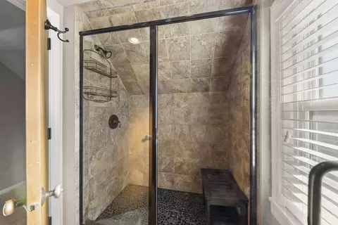 Bath - 1115 Cherry St, Wheaton, IL 60187 photo 3 of 4