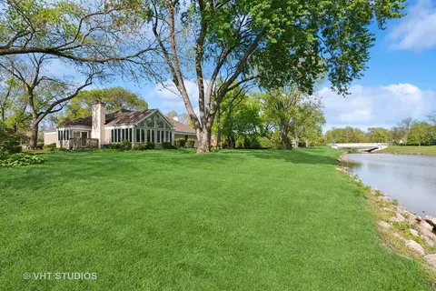1490 Briar Cv, Wheaton, IL 60189 photo 2