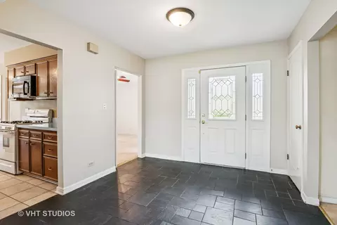 1490 Briar Cv, Wheaton, IL 60189 photo 4