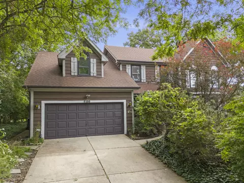 2100 Oak Hill Dr, Lisle, IL 60532