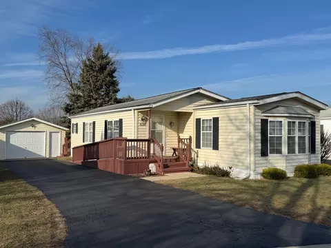 636 Mohawk Trl, Marengo, IL 60152