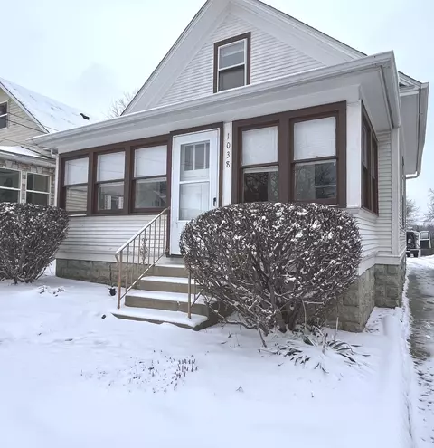 1038 Indian Ave, Aurora, IL 60505