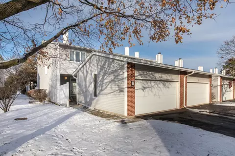 630 Martin Ln, Deerfield, IL 60015