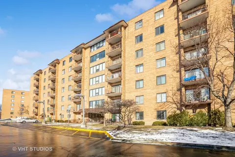 1777 W Crystal Ln #607, Mount Prospect, IL 60056