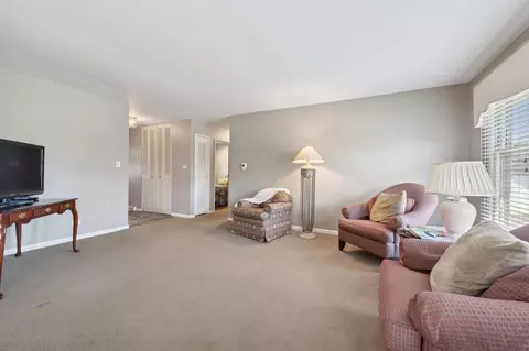 4165 O Hare Dr, Hoffman Estates, IL 60192 photo 5