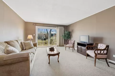 4165 O Hare Dr, Hoffman Estates, IL 60192 photo 4