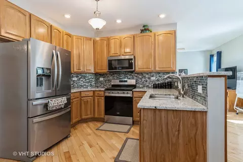 Kitchen - 1030 Stephen Ct, Aurora, IL 60502 photo 1 of 3