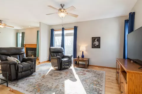 Living - 1030 Stephen Ct, Aurora, IL 60502 photo 2 of 2