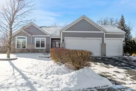 1030 Stephen Ct, Aurora, IL 60502