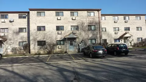 423 E Osage Ln #3B, Palatine, IL 60074