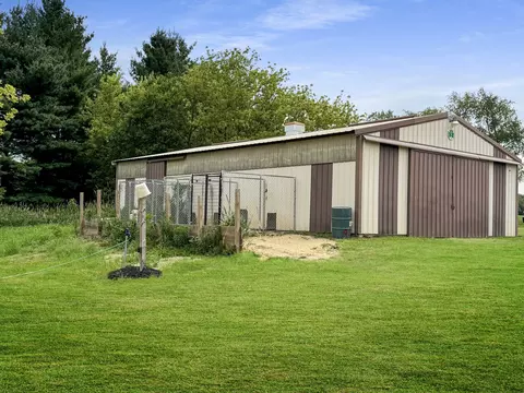 Exterior - 315 S Jackson Rd, Pecatonica, IL 61063 photo 15 of 18