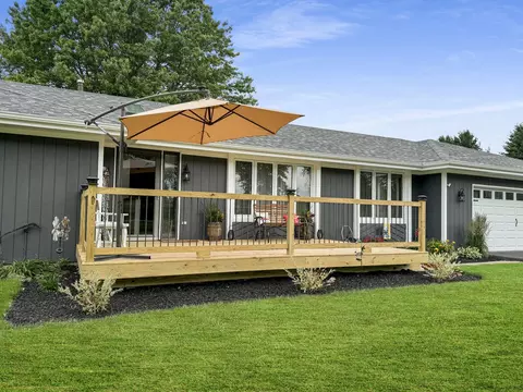 Exterior - 315 S Jackson Rd, Pecatonica, IL 61063 photo 2 of 18