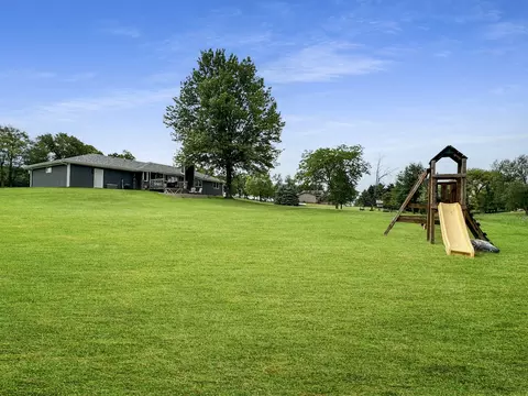Exterior - 315 S Jackson Rd, Pecatonica, IL 61063 photo 13 of 18