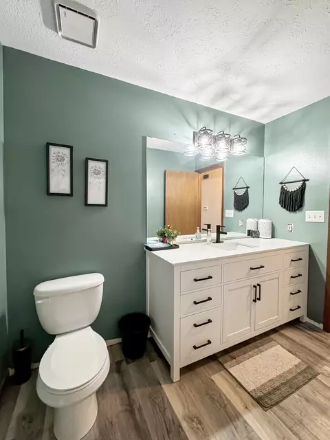 Bath - 315 S Jackson Rd, Pecatonica, IL 61063 photo 1 of 4