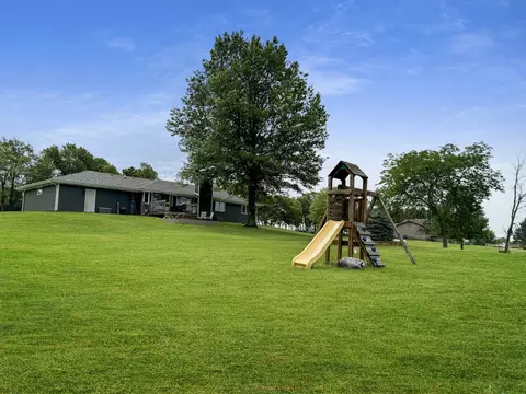 Exterior - 315 S Jackson Rd, Pecatonica, IL 61063 photo 12 of 18