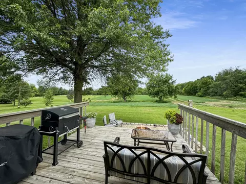 Exterior - 315 S Jackson Rd, Pecatonica, IL 61063 photo 8 of 18