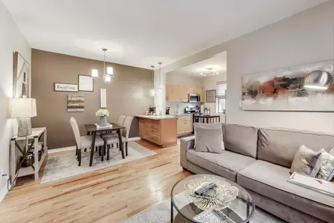 Living - 1507 E 65th St #1, Chicago, IL 60637 photo 4 of 6