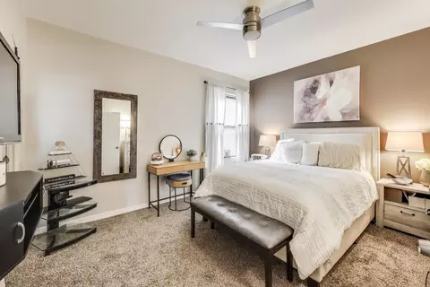 Bedroom - 1507 E 65th St #1, Chicago, IL 60637 photo 1 of 3