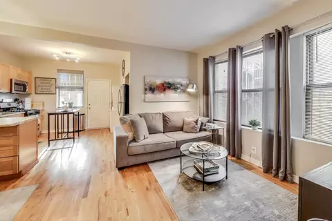 Living - 1507 E 65th St #1, Chicago, IL 60637 photo 5 of 6