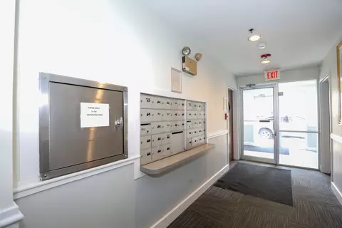 Entry Way - 3275 Kirchoff Rd #333, Rolling Meadows, IL 60008 photo 2 of 2