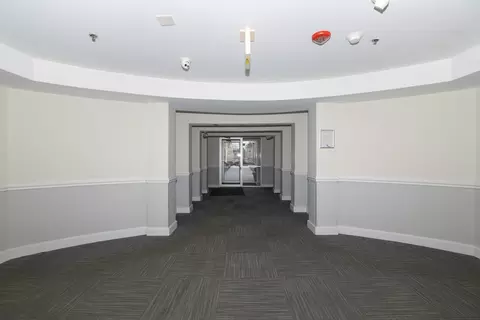 Entry Way - 3275 Kirchoff Rd #333, Rolling Meadows, IL 60008 photo 1 of 2