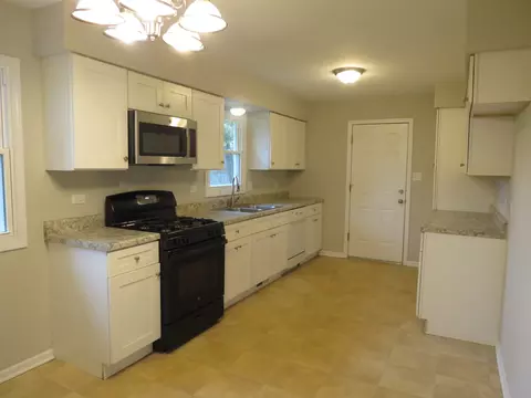 16206 S Mcgrath Dr, Plainfield, IL 60586 photo 9