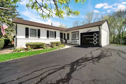 Exterior - 4359 Lincoln Ave, Rolling Meadows, IL 60008 photo 5 of 9