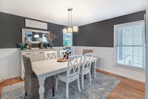 Dining - 4359 Lincoln Ave, Rolling Meadows, IL 60008 photo 1 of 1