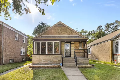 7450 S Bennett Ave, Chicago, IL 60649