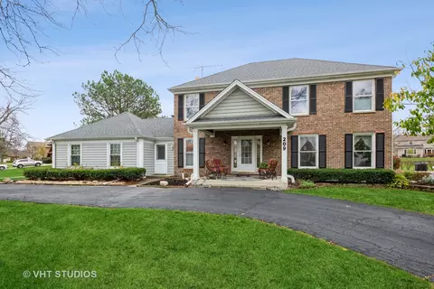 209 Clearbrook Ct, Schaumburg, IL 60193
