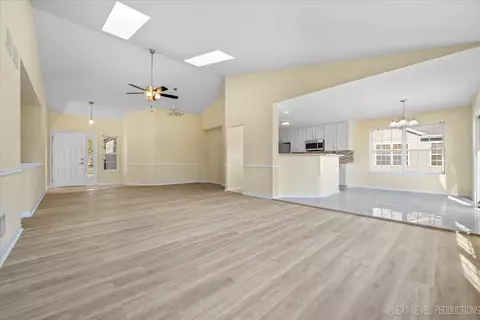514 Coventry Ct, Oswego, IL 60543 photo 5