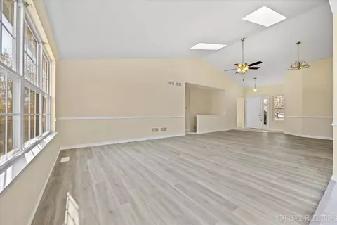 514 Coventry Ct, Oswego, IL 60543 photo 7