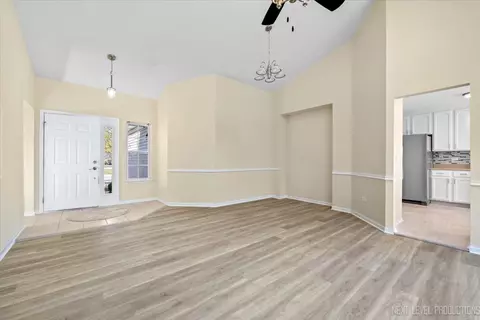 514 Coventry Ct, Oswego, IL 60543 photo 4