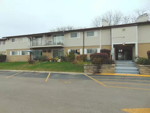 860 E Old Willow Rd #243, Prospect Heights, IL 60070