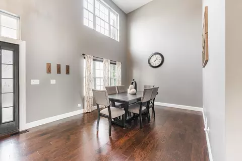 210 E Becker Pl, Sycamore, IL 60178 photo 2