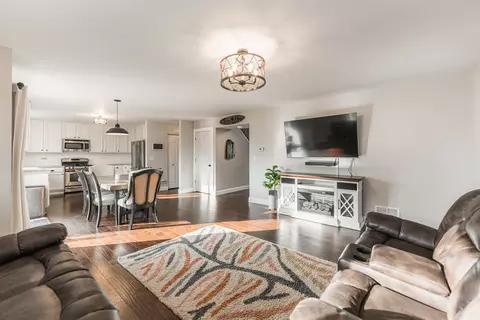 210 E Becker Pl, Sycamore, IL 60178 photo 11