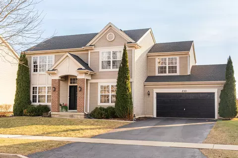 210 E Becker Pl, Sycamore, IL 60178