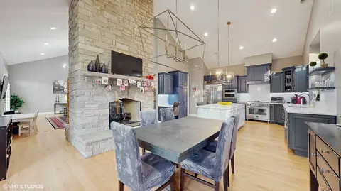 6320 Tennessee Ave, Willowbrook, IL 60527 photo 13