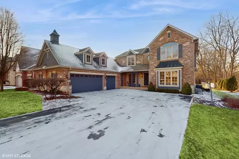 6320 Tennessee Ave, Willowbrook, IL 60527