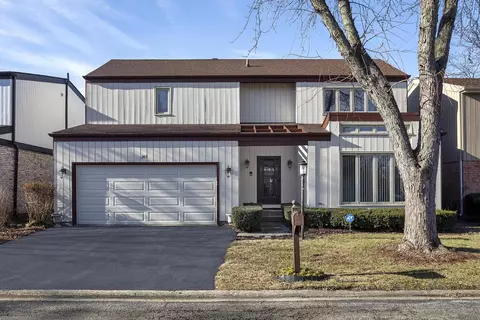 2413 Brian Dr, Northbrook, IL 60062