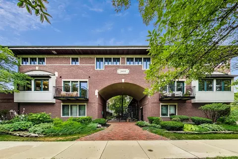 2455 W Ohio St #2E, Chicago, IL 60612